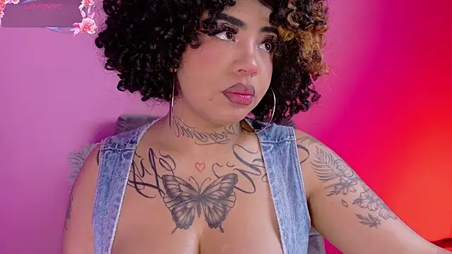 foxxy-lov3 online show from March 10, 1:04 pm