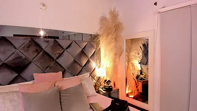 sofhiaa adaams online show from September 23, 11:25 pm