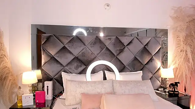 sofhiaa adaams online show from November 12, 9:57 pm