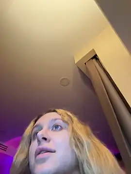 ellielawson online show from October 21, 11:47 am