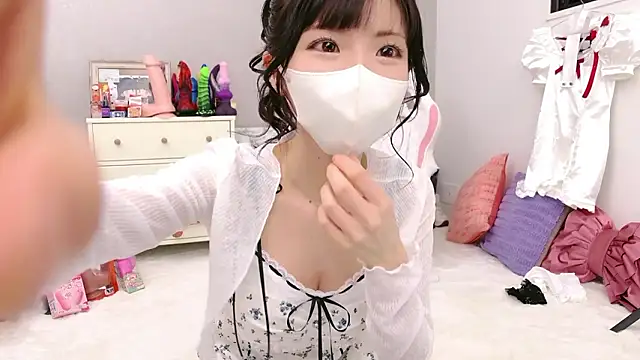 -minami- online show from April 22, 12:13 pm