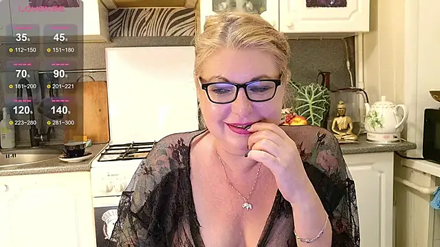 -Yourwoman- online show from October 5, 7:30 pm