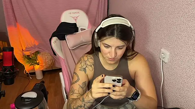 Katrin  kiss online show from November 29, 7:18 pm