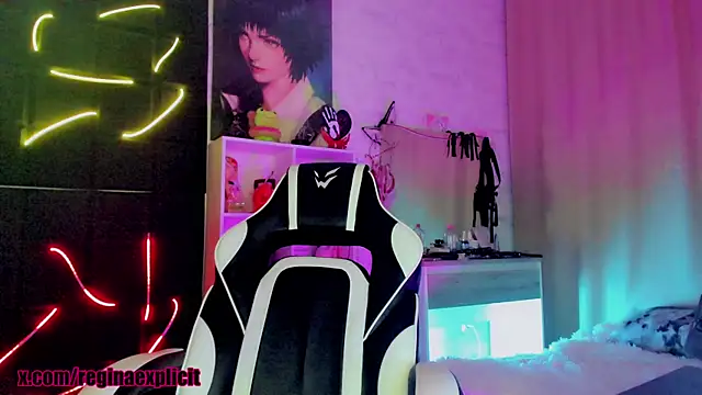 snake  bites online show from October 3, 9:31 pm