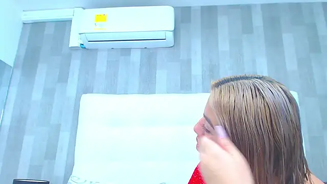 LeahMillerr online show from September 16, 12:57 pm