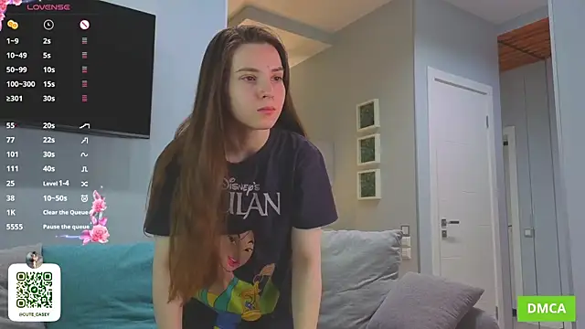 DonnaBurkee online show from November 3, 5:33 am