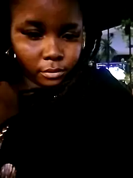 Nomhle113 online show from December 1, 8:33 pm