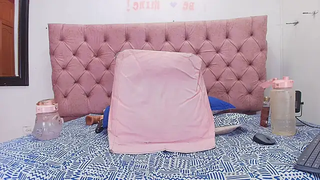 diane di online show from September 13, 7:33 pm