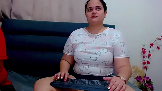 brunnette hot online show from February 15, 10:58 am