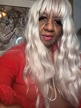 BreanaDivine online show from March 12, 6:27 am