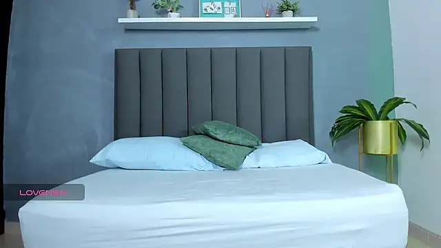 ayla13  online show from October 11, 8:33 pm