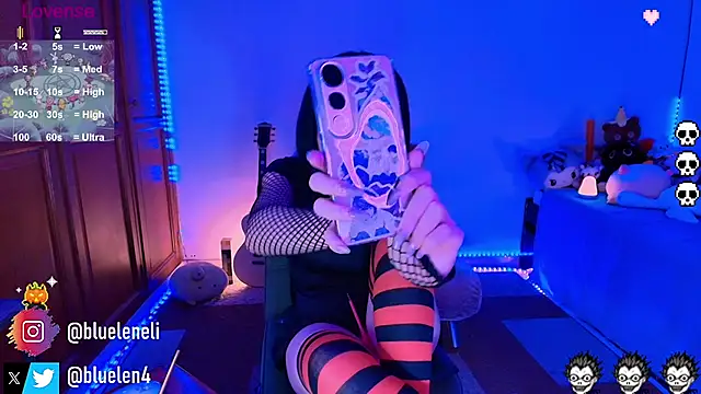 bluelen online show from October 5, 10:20 am