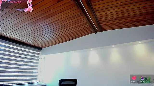 victoria mooree online show from April 11, 3:37 pm