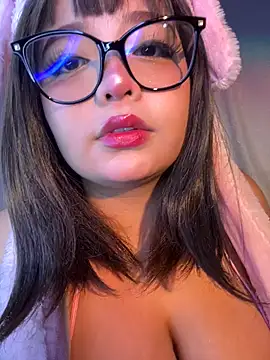 CharlotteMillers online show from May 28, 4:10 am