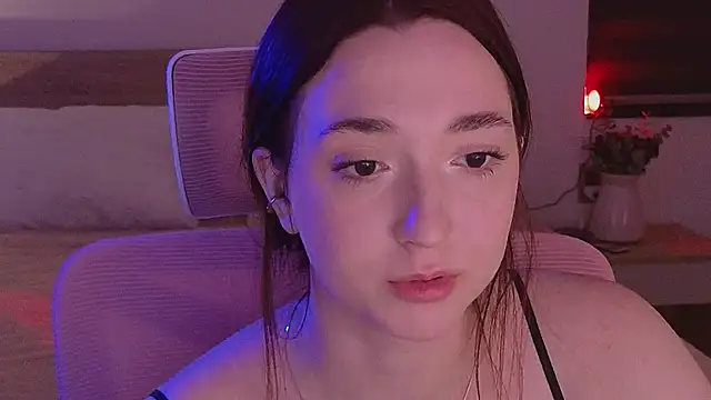 YasmineWest online show from April 24, 3:15 pm