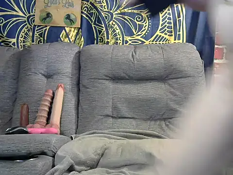 lovely lola1111 online show from March 29, 4:00 am