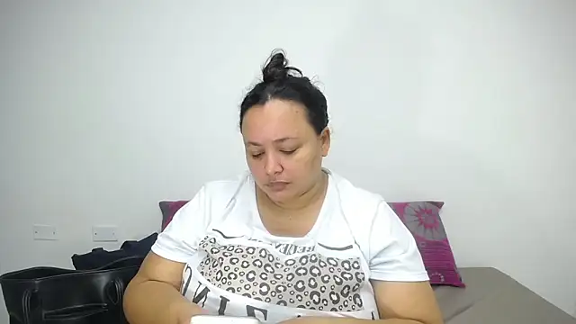 CrushOnMe  online show from March 16, 12:42 pm