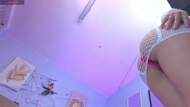 sarah cruzz  online show from October 24, 12:28 am