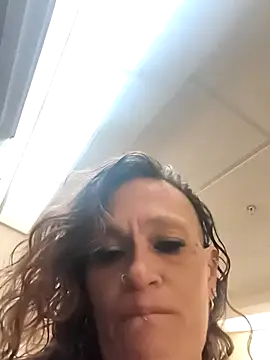 renegade vyxxen online show from April 9, 12:10 pm