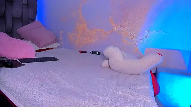 camilawhite   online show from February 19, 4:39 pm