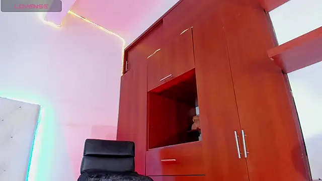 ivannapretyts online show from December 2, 5:04 pm