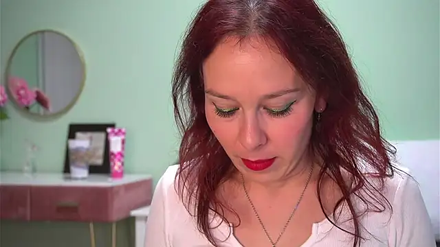 HaileyMoonn online show from October 2, 4:28 am