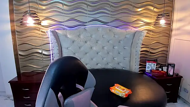 Andreita Jones online show from September 17, 11:30 am