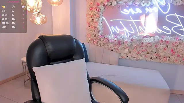 JessicaWilliams1 online show from September 21, 10:36 am