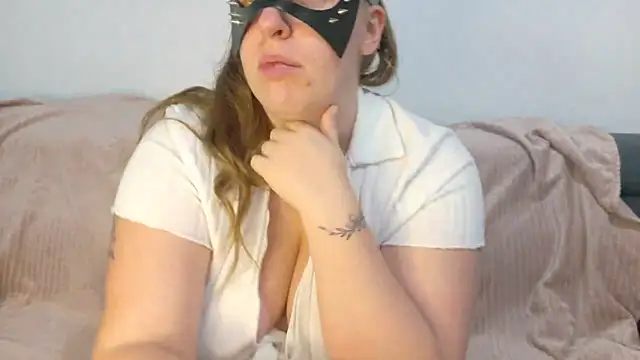 FrancaiseLynne online show from June 2, 7:04 pm
