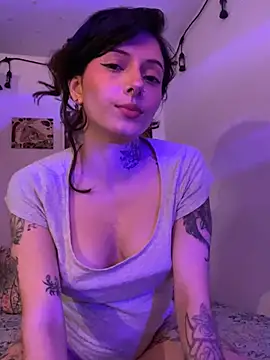 LiliJones  online show from February 12, 4:30 pm