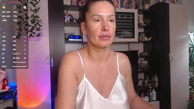 SheilaRyan online show from December 18, 5:12 am