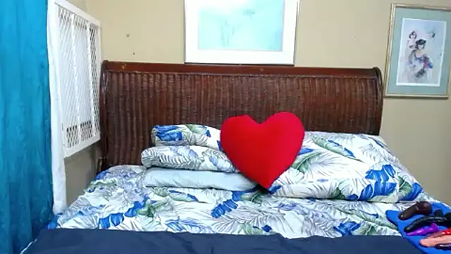 OmegaLipps online show from November 6, 9:26 am