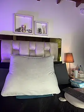 emmy r online show from March 27, 12:39 pm