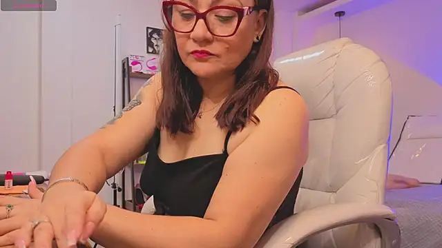 lady nylon  online show from September 30, 12:55 pm