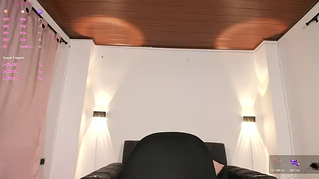 lissa martinez  online show from October 27, 10:37 pm