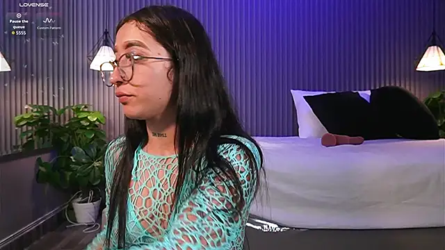 EriKlein online show from February 9, 8:22 pm