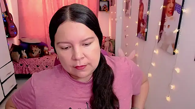 claryssa  online show from April 10, 7:20 pm