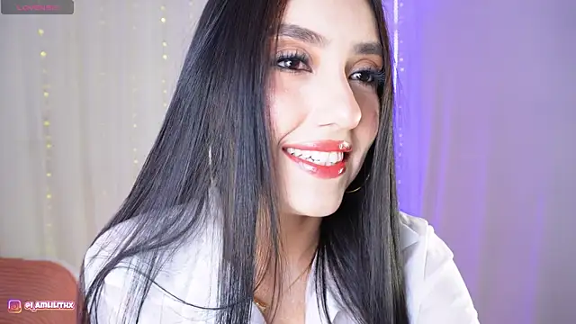 yourlittlesucubus online show from June 4, 5:01 am