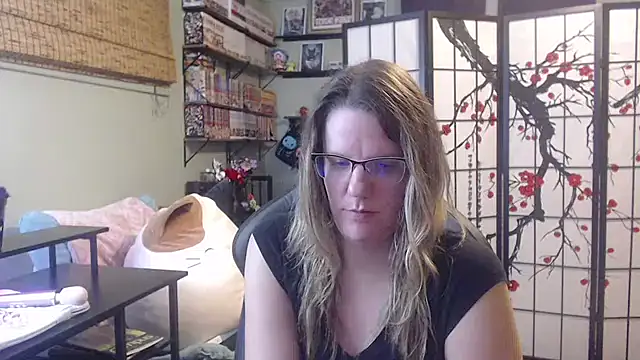 Sarahtineke online show from February 14, 4:47 am