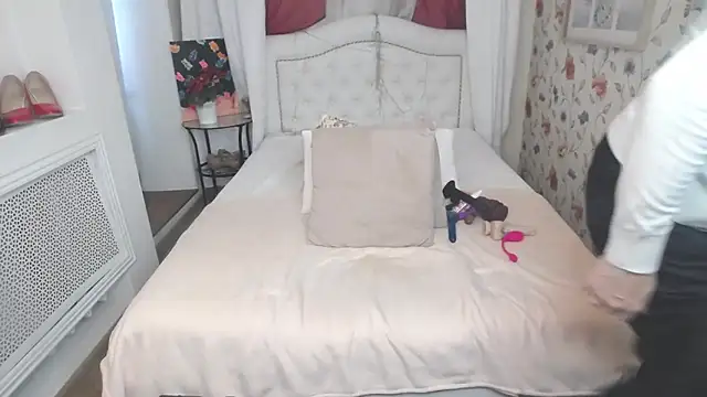 AmiHotGranny online show from September 21, 1:10 pm