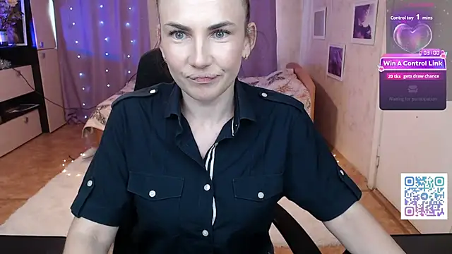 Daniela Cooperr online show from June 2, 11:22 am