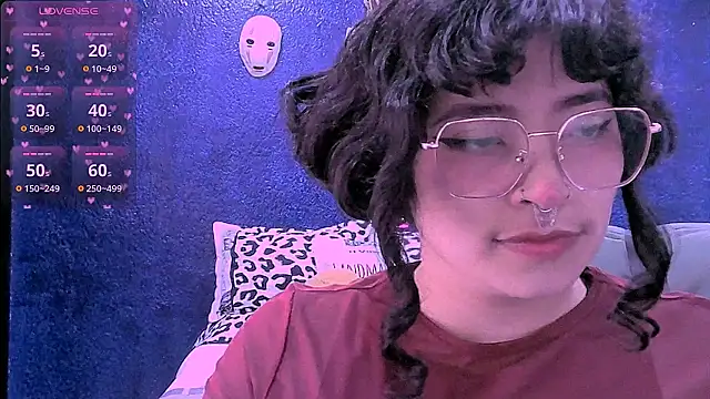 NinaYellow online show from June 17, 1:45 pm
