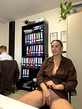 Hii Lolla online show from October 15, 6:16 am