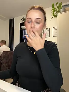 Hii Lolla online show from October 14, 6:05 am