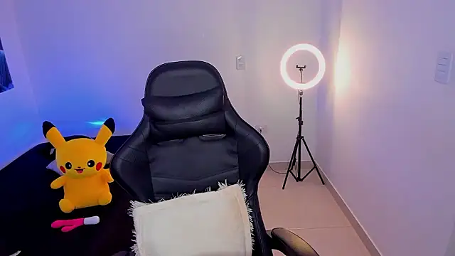 melanyrouse1 online show from March 15, 8:00 pm