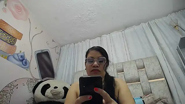 KEYRA-MILLER- online show from February 19, 2:00 am