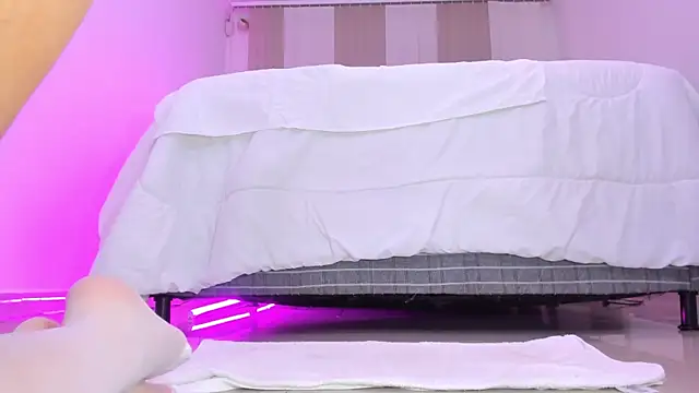 Leah Grey online show from November 6, 11:49 am