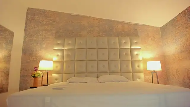 Lezy  online show from February 9, 7:38 pm