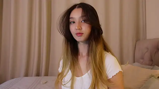 Sarasuo1 online show from December 2, 11:00 am