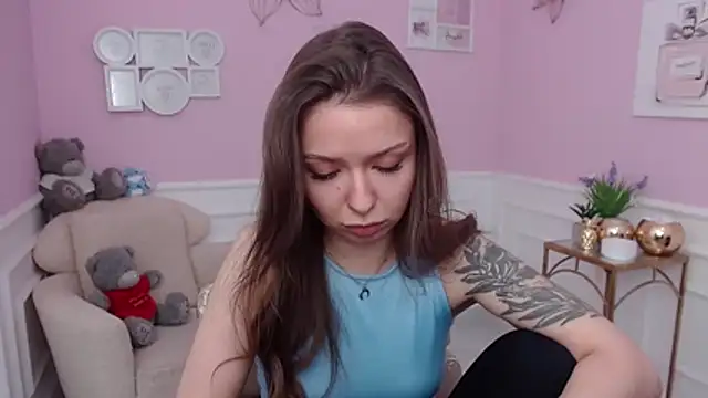 LucySkilar online show from December 23, 5:55 am